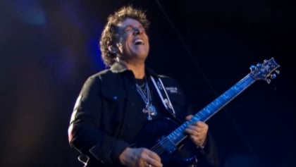 NEAL SCHON Wants JOURNEY To Embark On 'An Evening With'-Type Tour, Playing For Over Three Hours Every Night